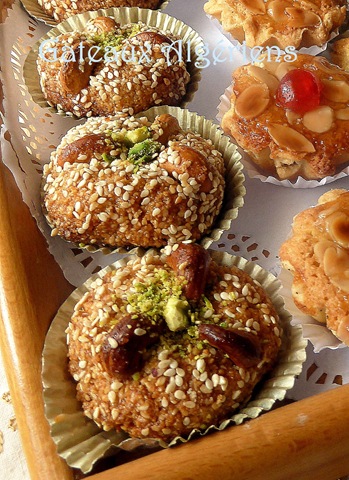 https://recettesderatiba.com/wp-content/uploads/2014/07/Gateaux-Alg-riens_2.jpg